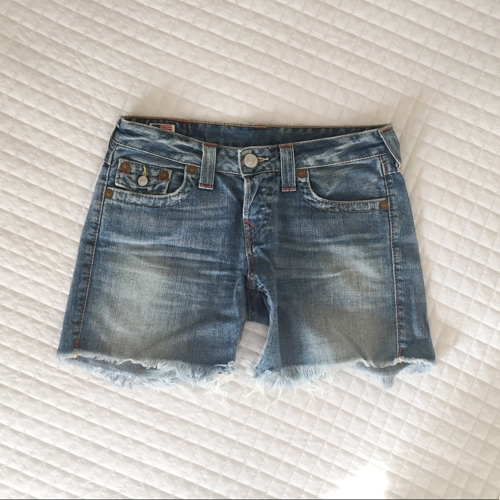 NWOT. True Religion Boyfriend Shorts.